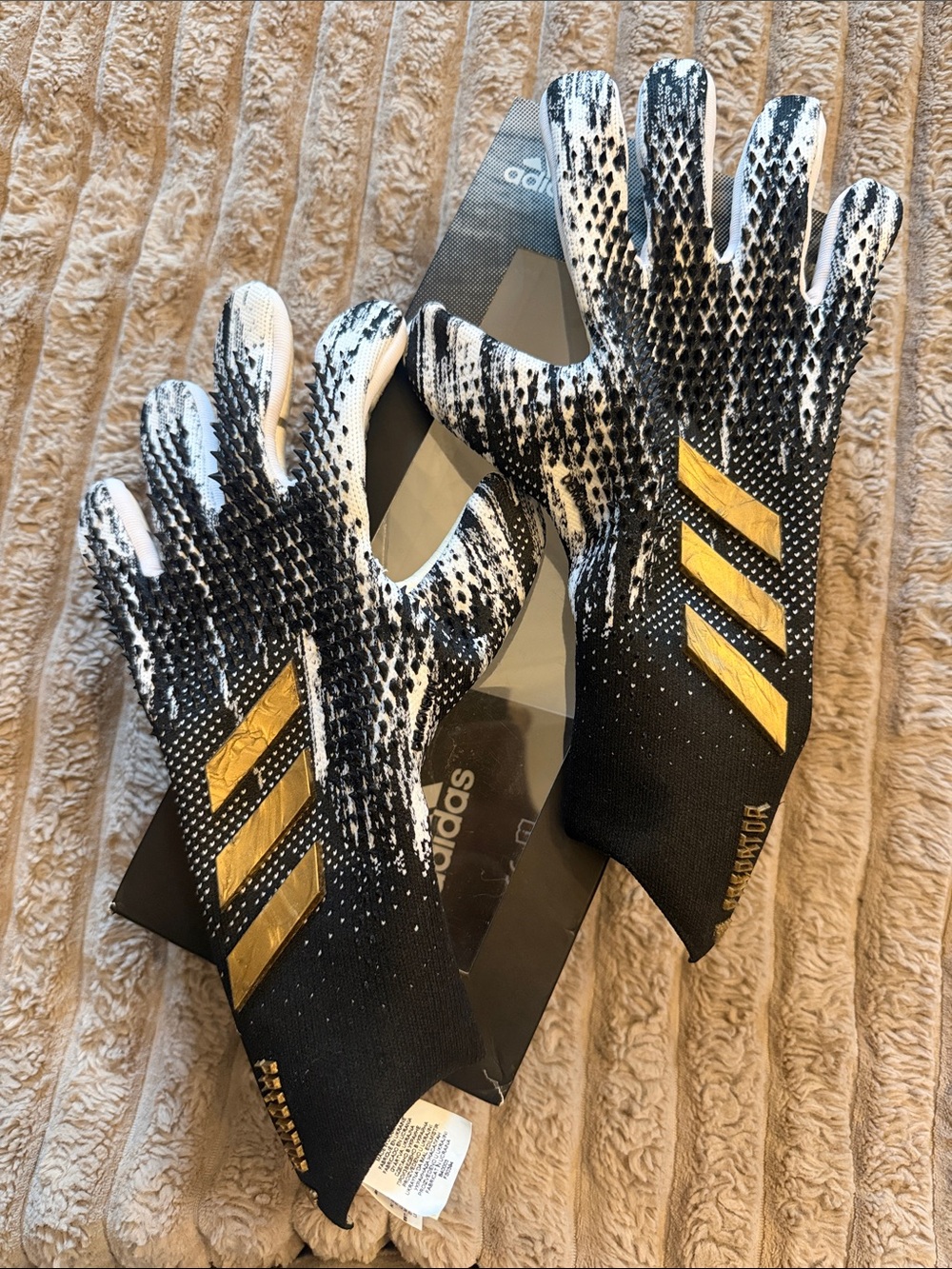 adidas Men’s Black, White & Gold Goalkeeper Gloves